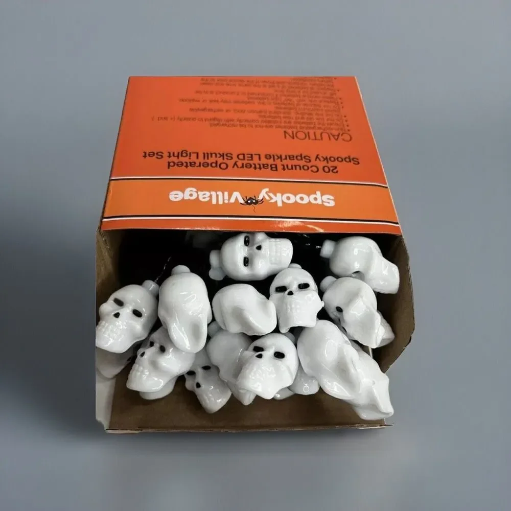 Spooky Village ✨Halloween 20ct‎ Skull Indoor LED String Light Spooky Sparkle Set